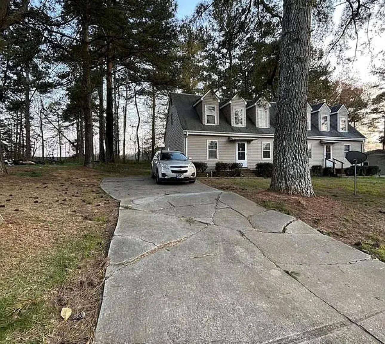 105 Carson Dr — Photo 2