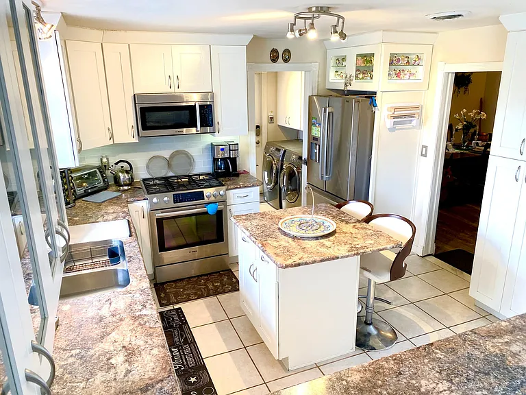 153 University Cir — Photo 13
