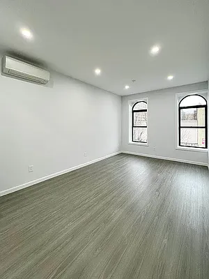 Rented by Greenland Group Realty | media 8