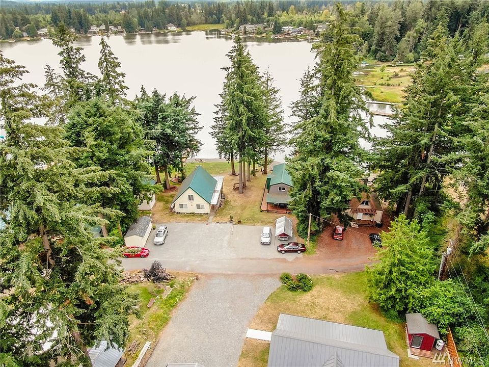 1st image of 17019 Lake Point Dr SE