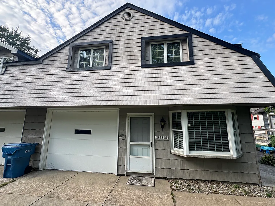 2893.5 Byron Dr
