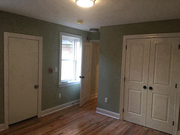 Apt 1R Bedroom