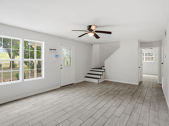 5th image of 807 NE Frontage Rd