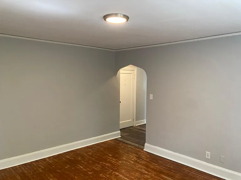 210 S Allen St #8 — Photo 2