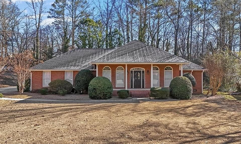 1st image of 227 Rollingwood Cir NW