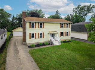116 Tennyson Ter, Williamsville, NY 14221