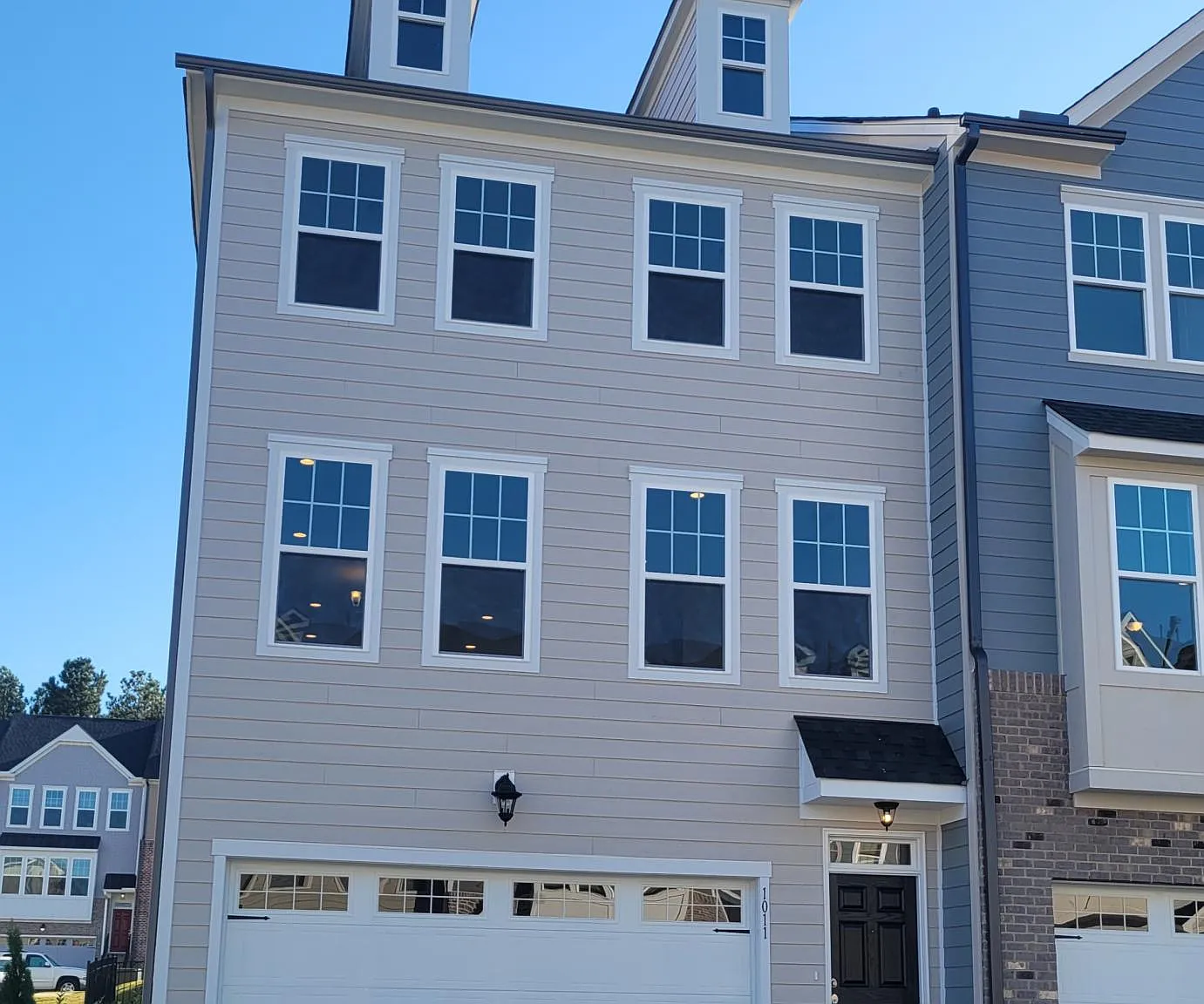 4 bed, 3.5 bath, 1984 sqft, $2,200 — Photo 1