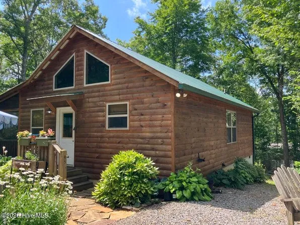 195 Woodcrest Dr, Murphy, NC 28906