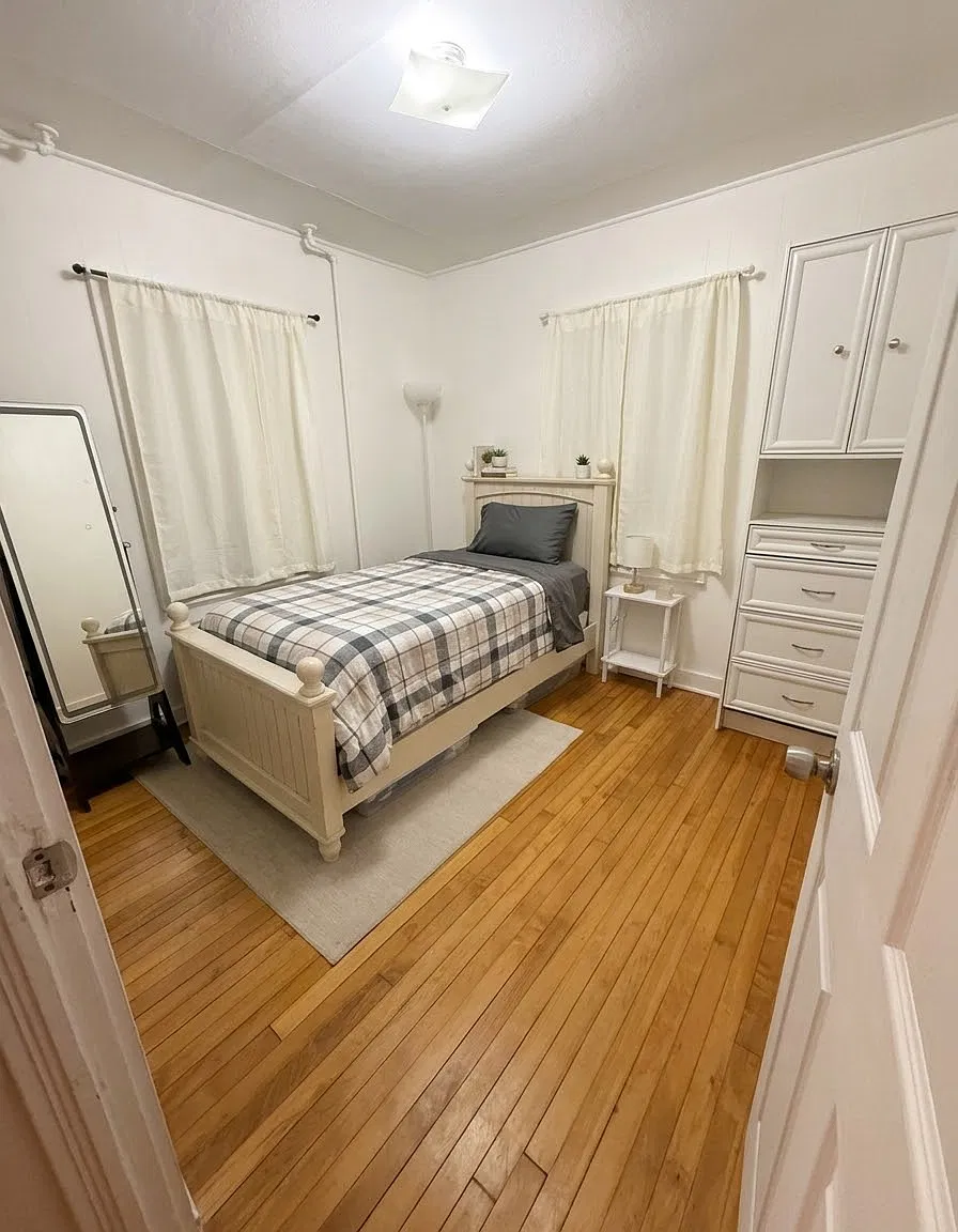 2 bed, 1990 sqft, $1,300 — Photo 4