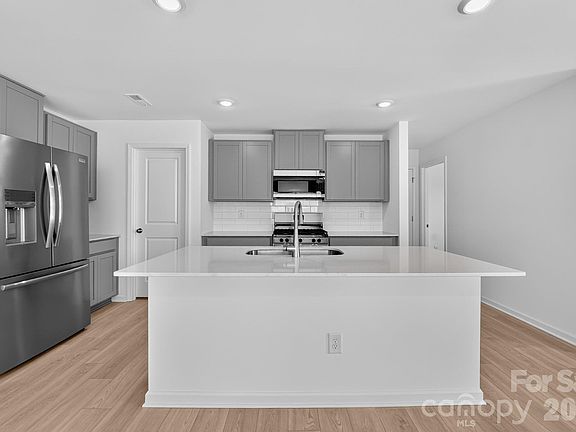 3rd image of 1250 Ambrosia Dr #90