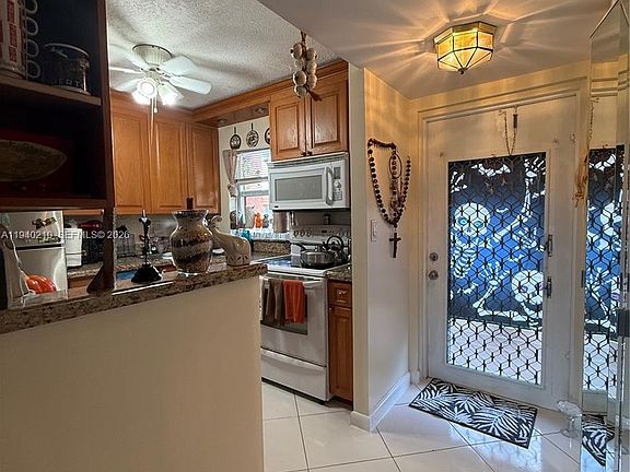4th image of 9041 Sunrise Lakes Blvd APT 207