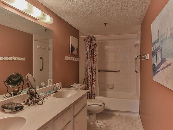 2nd image of 600 Gulf Shore Dr Unit 202