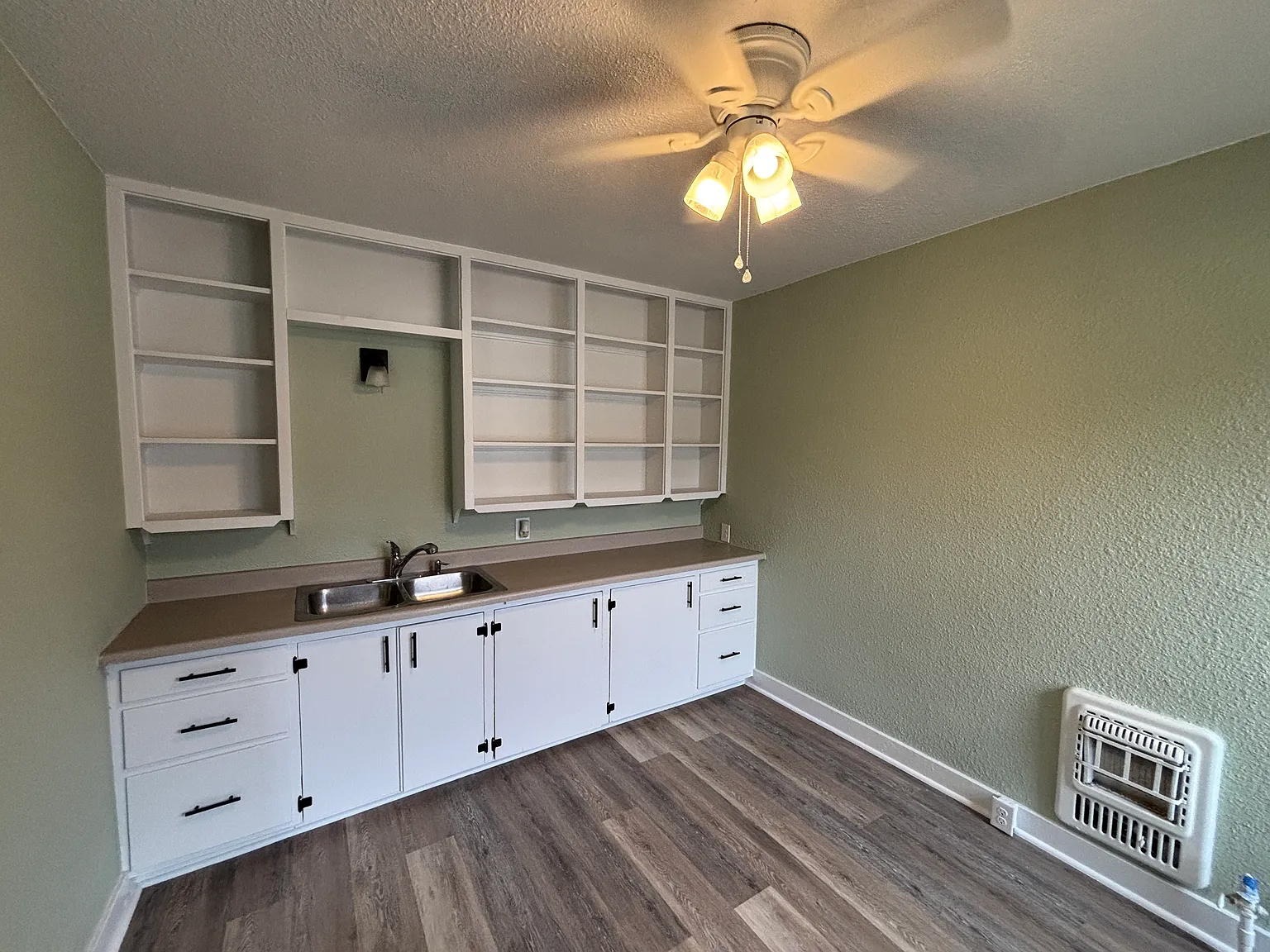 2 bed, 1040 sqft, $995 — Photo 2