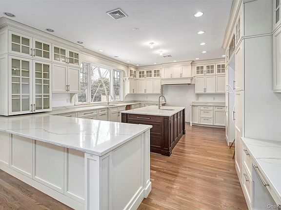 5th image of 8 Walden Lane