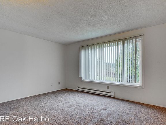 5th image of 304 N Main St APT 01