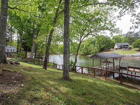 2nd image of 1736 Lake Rd