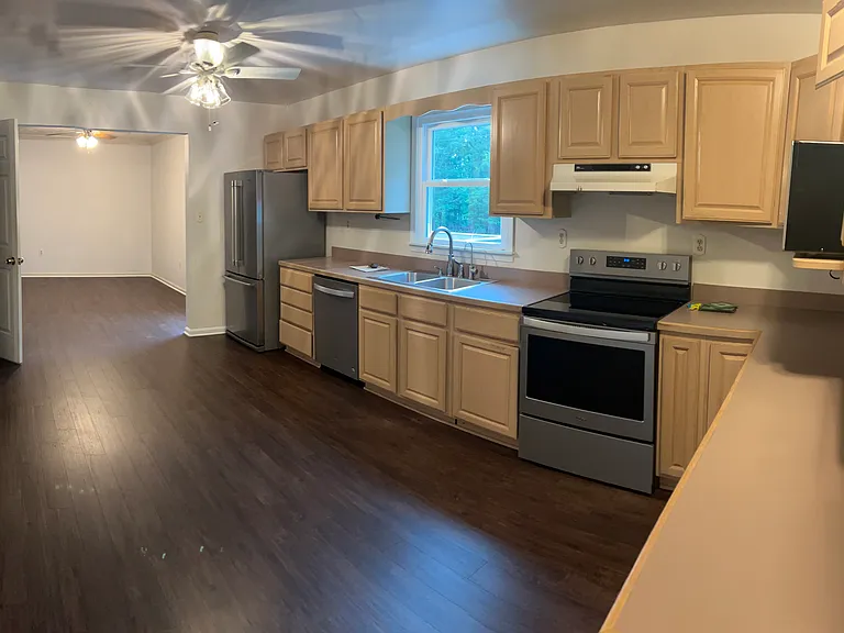 581 Running Bear Ct — Photo 4