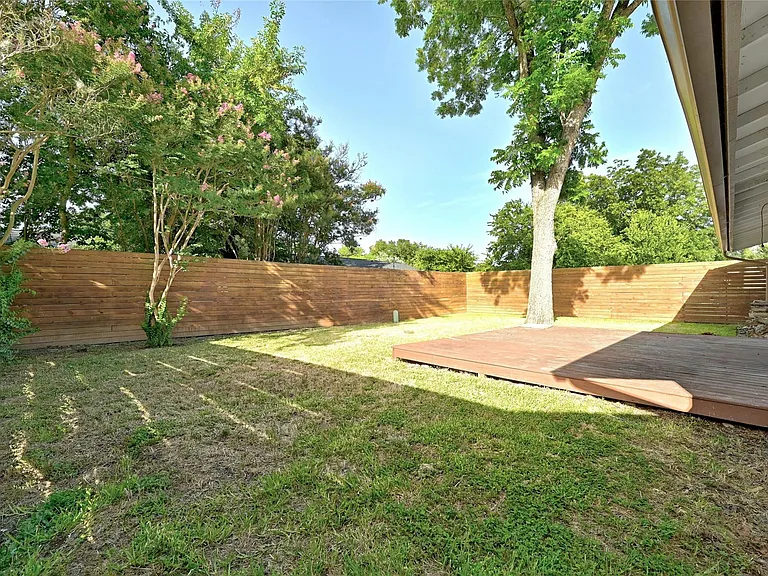 2604 Berkett Dr — Photo 20