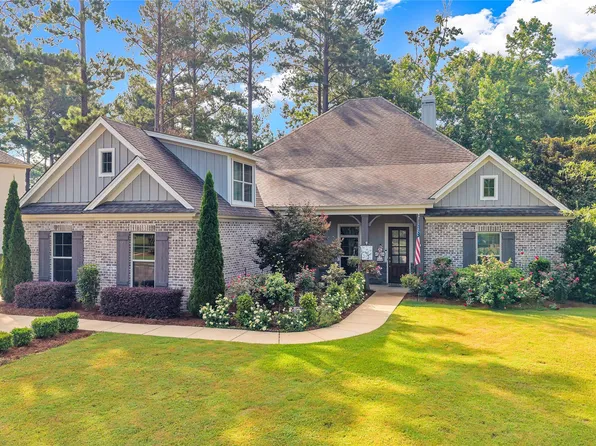 8901 Crescent Lodge Dr, Pike Road, AL 36064