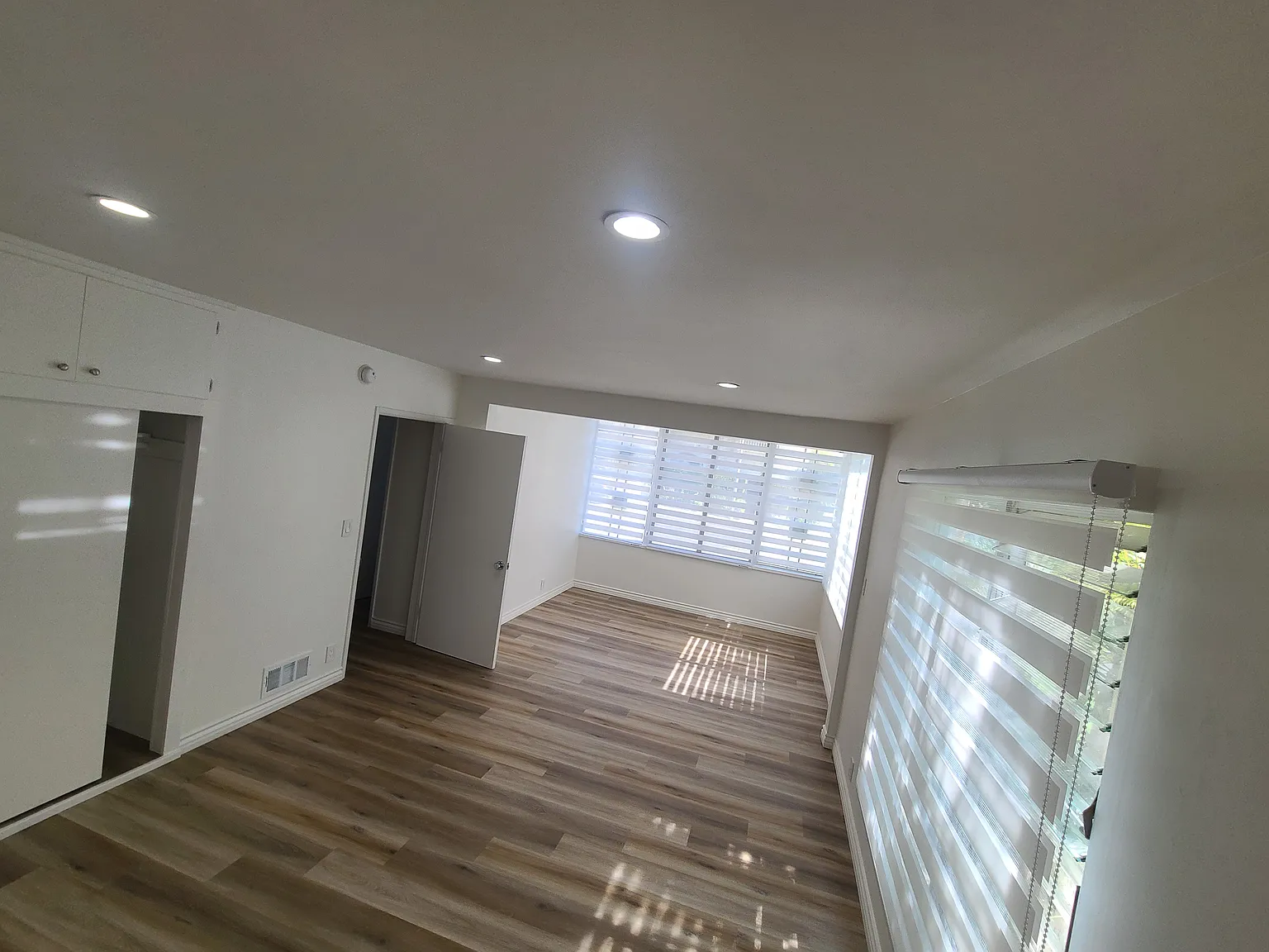 3 bed, 1456 sqft, $4,900 — Photo 3