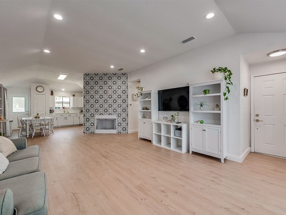 1st image of 2309 Ember Lee Dr
