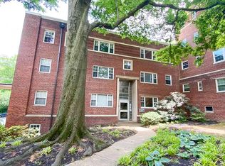 1307 N Ode St APT 402, Arlington, VA 22209