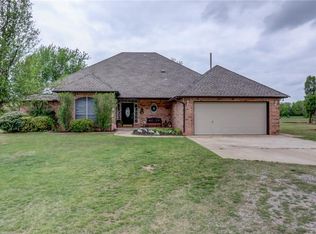6815 S Cimarron Rd, Yukon, OK 73099