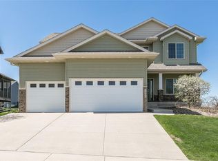 1609 Lake Shore Dr, Iowa City, IA 52246
