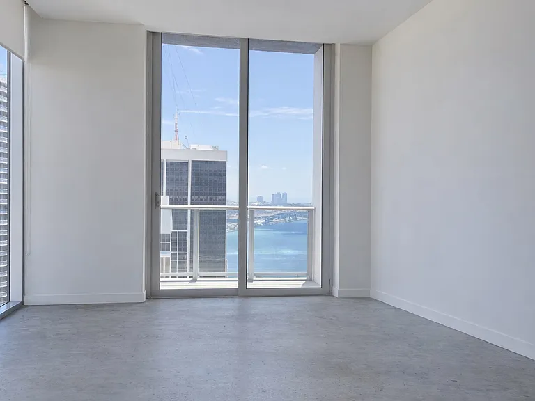 151 SE 1st St #Penthouse 02 — Photo 7