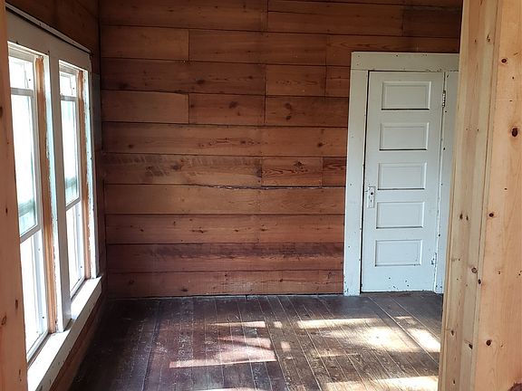 3rd image of 283 Highland St