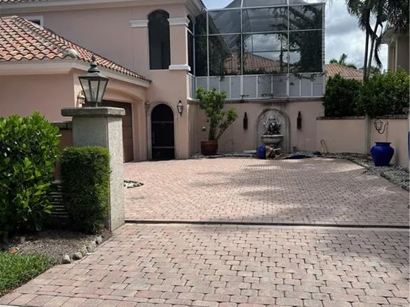 525 Via Veneto #101, NAPLES, FL 34108