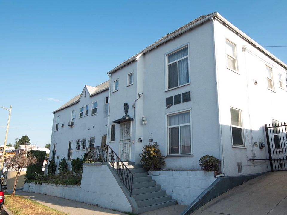 1st image of 4915 W San Vicente Blvd #2