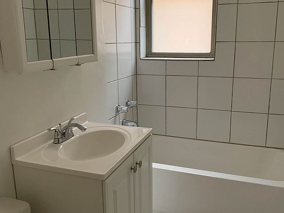 4th image of 1365 W Estes Ave #10