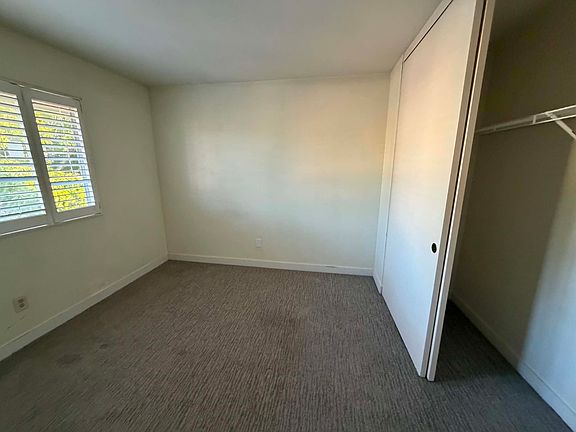3rd image of 10590 Kemerton Rd