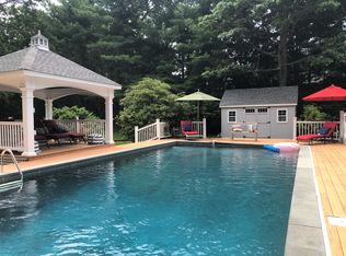 130 Old House Landing Rd, East Hampton, NY 11937