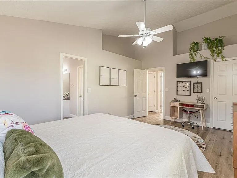 3195 Jorden Crest Ct — Photo 32