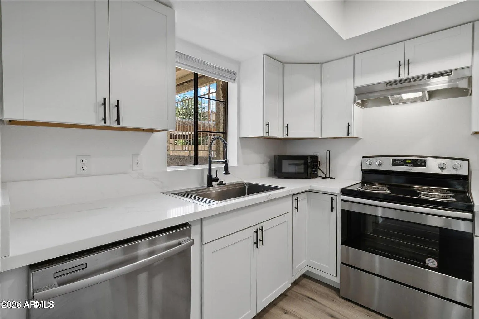 2 bed, 1.5 bath, 1121 sqft, $1,499 — Photo 3