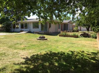 424 6th St, Langley, WA 98260