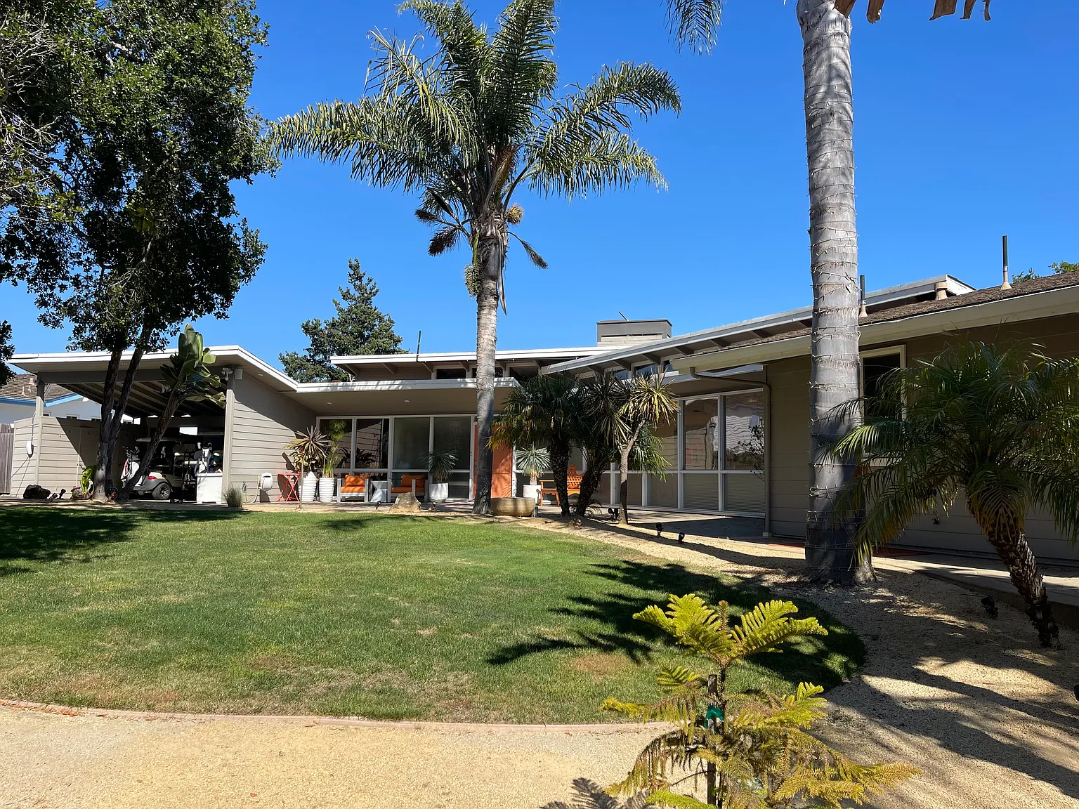 3 bed, 2.5 bath, 2410 sqft, $7,500 — Photo 4