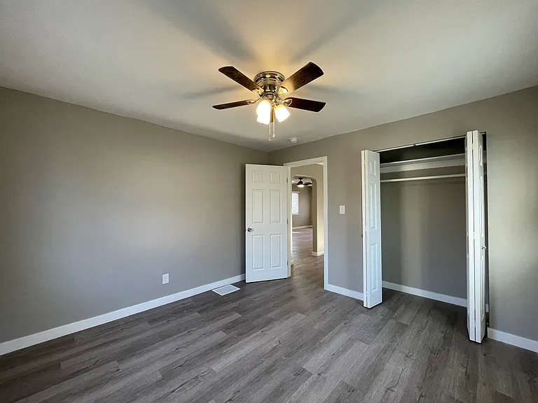 891 S Harris Ave — Photo 14