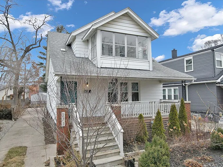 271 E Woodland St — Photo 55