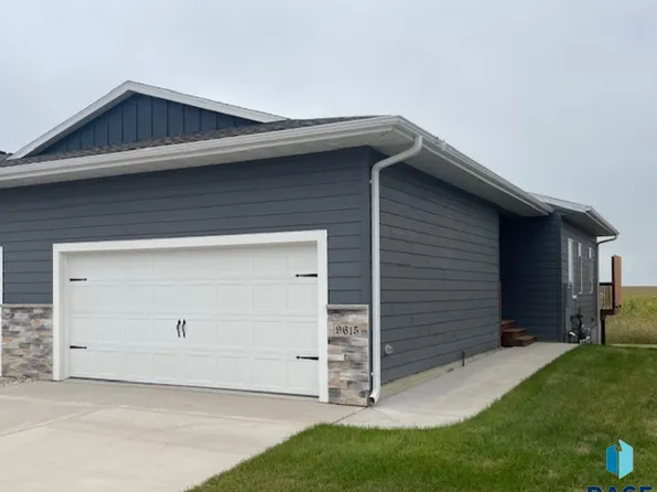 9615 W Tunis Dr, Sioux Falls, SD 57106