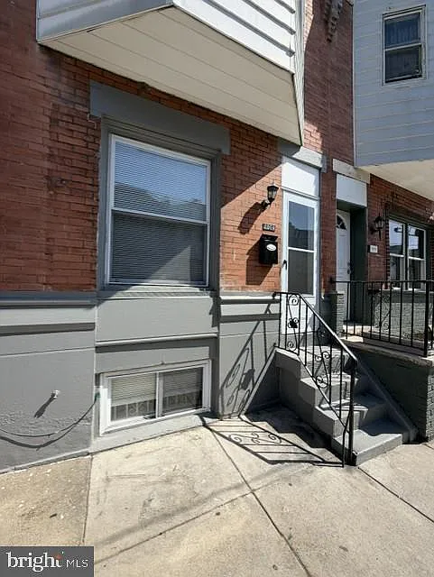 3 bed, 942 sqft, $1,795 — Photo 2