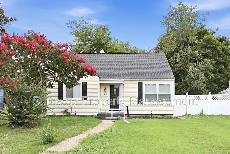 208 Knight Ave