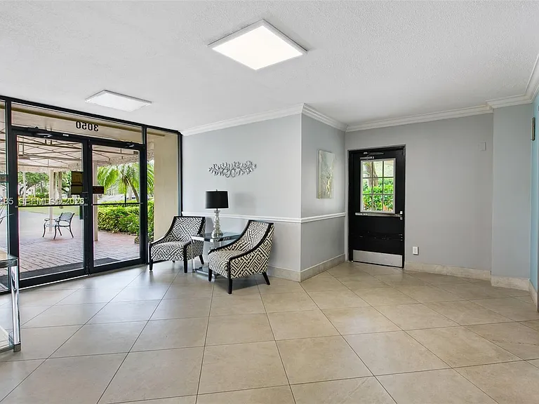 3050 N Palm Aire Dr #501 — Photo 28