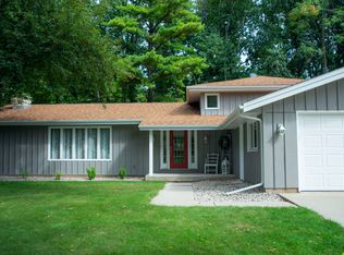 3310 Edgewood Rd, Manitowoc, WI 54220