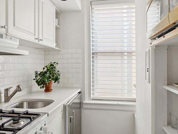 3rd image of 45 5th Ave APT 14A