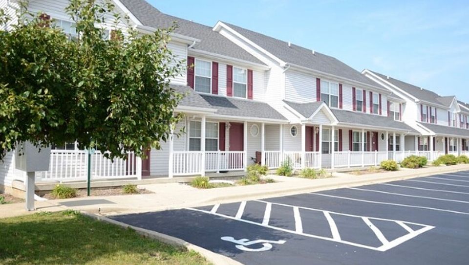 1st image of 806 Fotis Dr #2