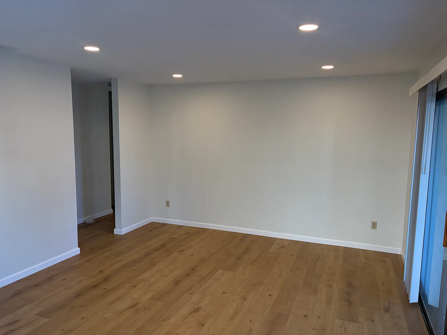 2 bed, 866 sqft, $2,925 — Photo 4