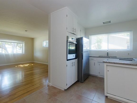 5th image of 967 Linden Dr